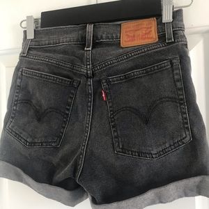 Levi’s Wedgie Shorts Size 26